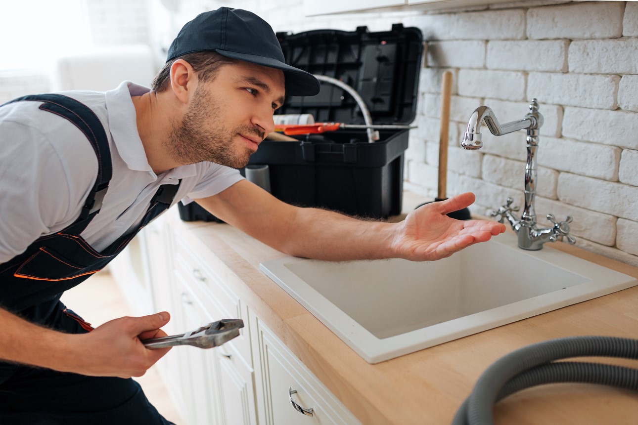 Leak-Detection-Specialist-1